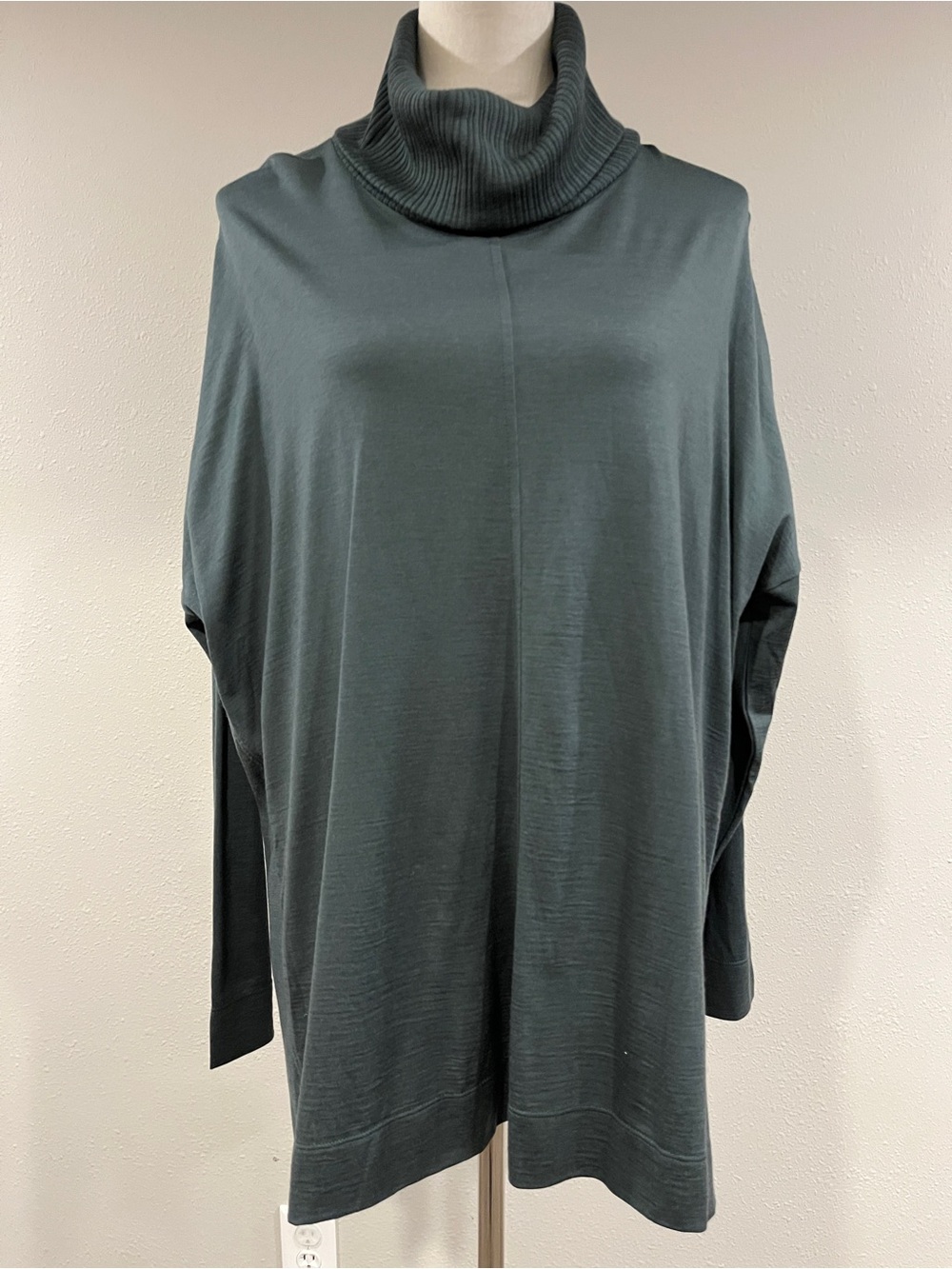 Foil Turtleneck loose fit merino Sweater - Dark Teal size large